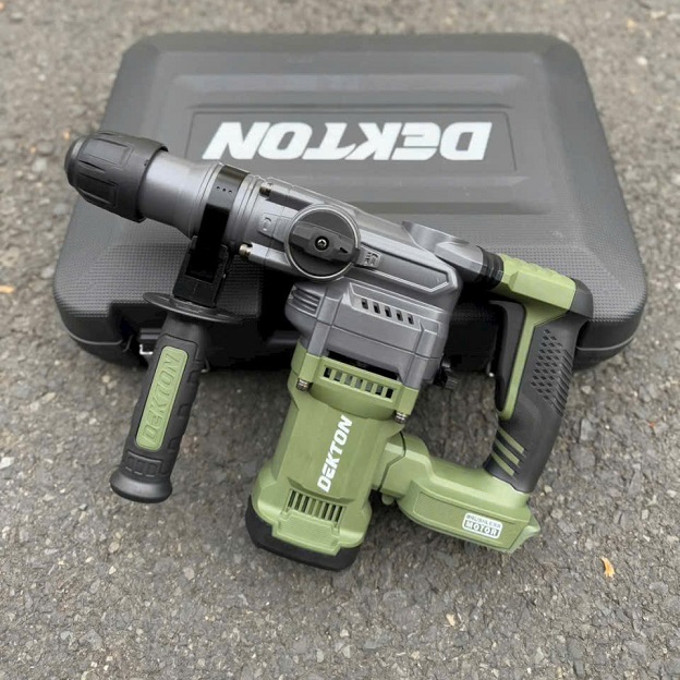 Máy đục dekton dùng pin m21-2803 xavt