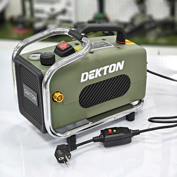 Máy rửa xe dekton có chống giật dk-cwr3000f