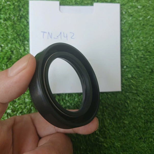Phốt chặn nhớt dùng cho đầu xịt tainong tn-142